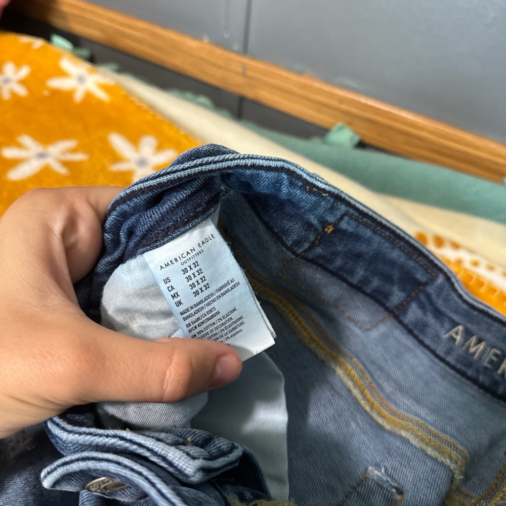 American Eagle Outfitters Classic Blue Denim - Picture 2 of 3